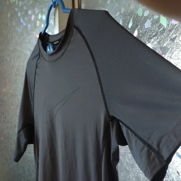 Nike Pro Gray Athletic T-Shirt - Picture 9 of 10